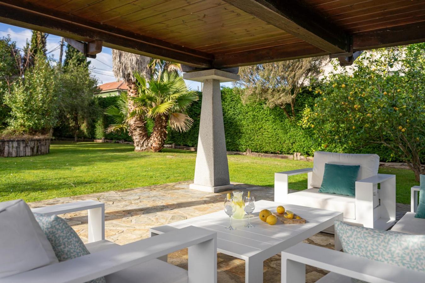 Гостьовий будинок Casa En La Costa Con Wifi Jardin Y Barbacoa Льянес Екстер'єр фото